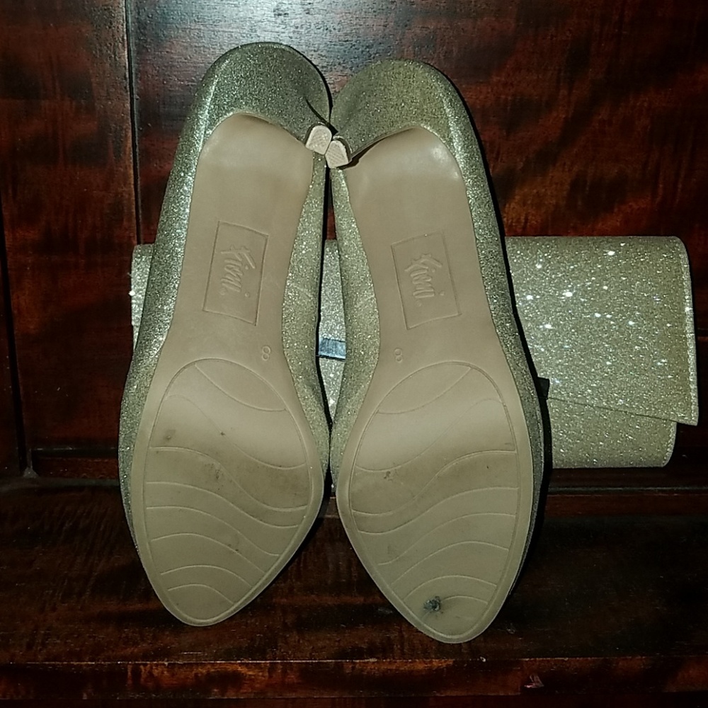 Shoes - Picture 2 of 5